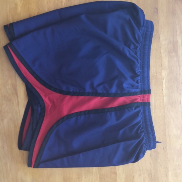 Nike athletic shorts - Picture 2 of 5